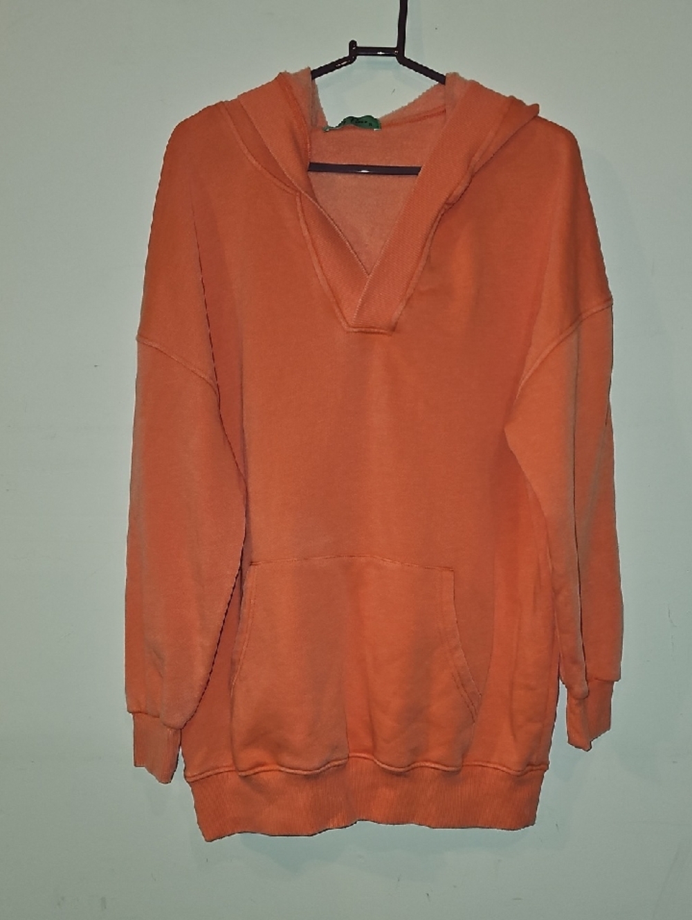 FILLY FLAIR Bright Coral Vneck Hoodie. Size Small. Nwots!!